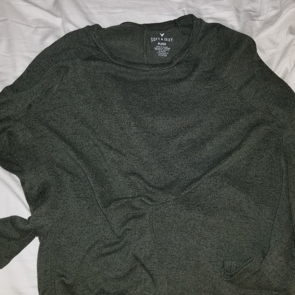 army green long sleeve tee